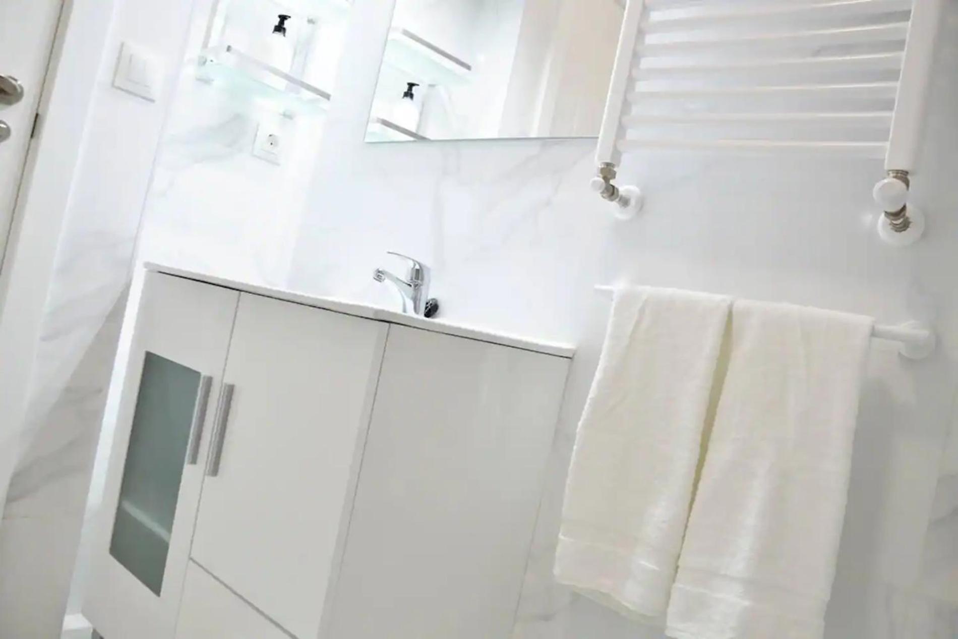 Nuevo De 3 En Calle Alta Apartament *