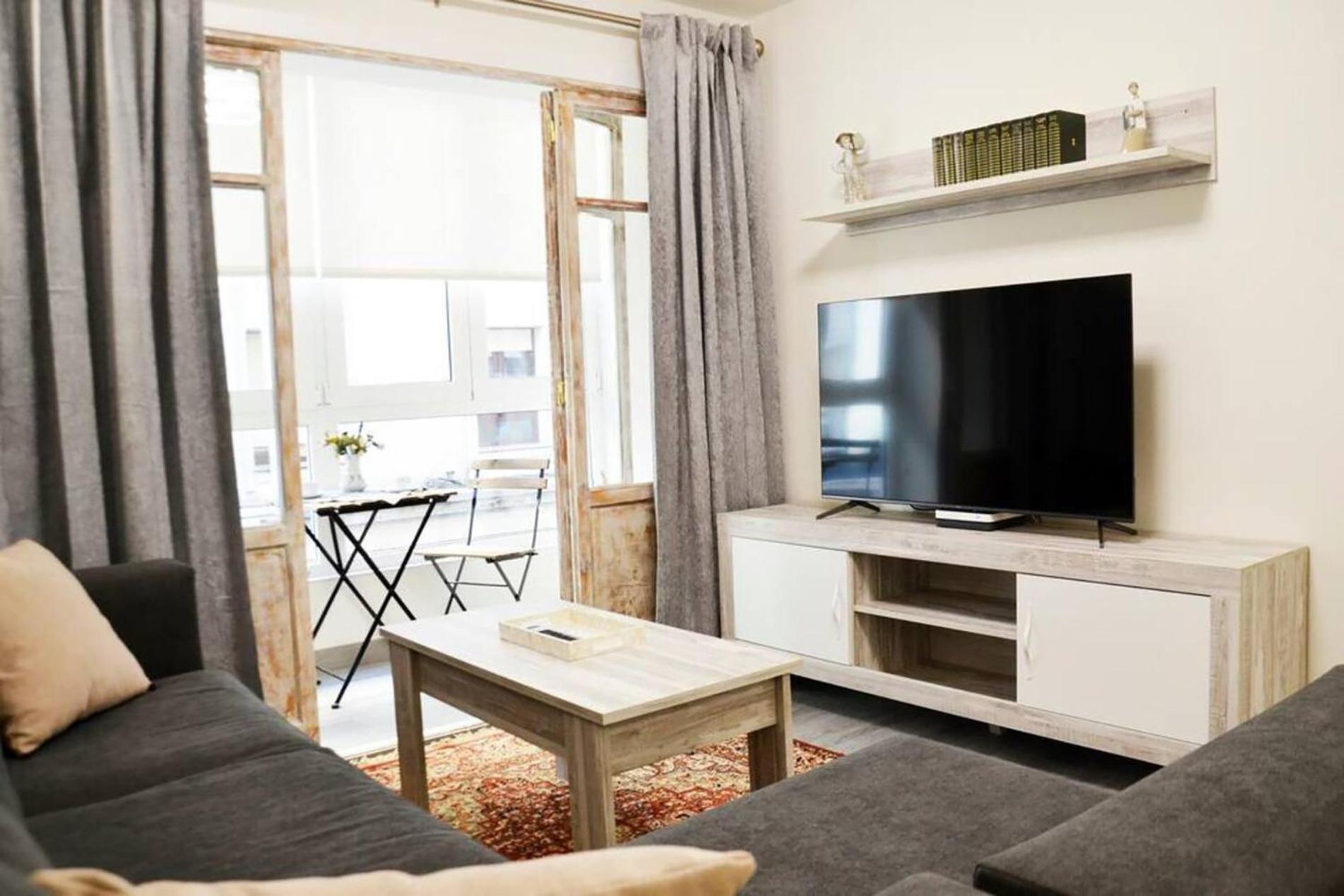 Apartment Nuevo De 3 En Calle Alta *