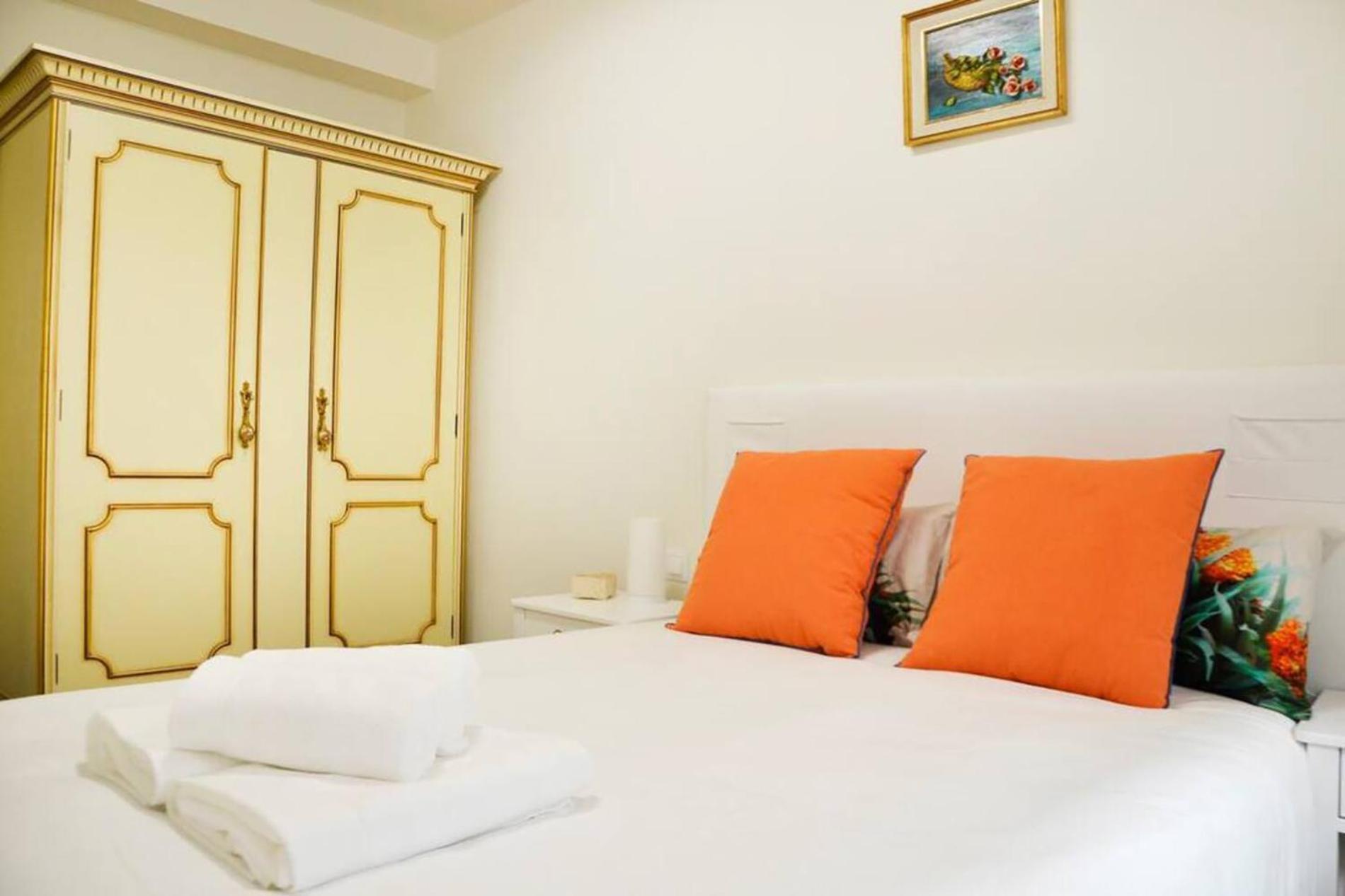 Apartment Nuevo De 3 En Calle Alta *